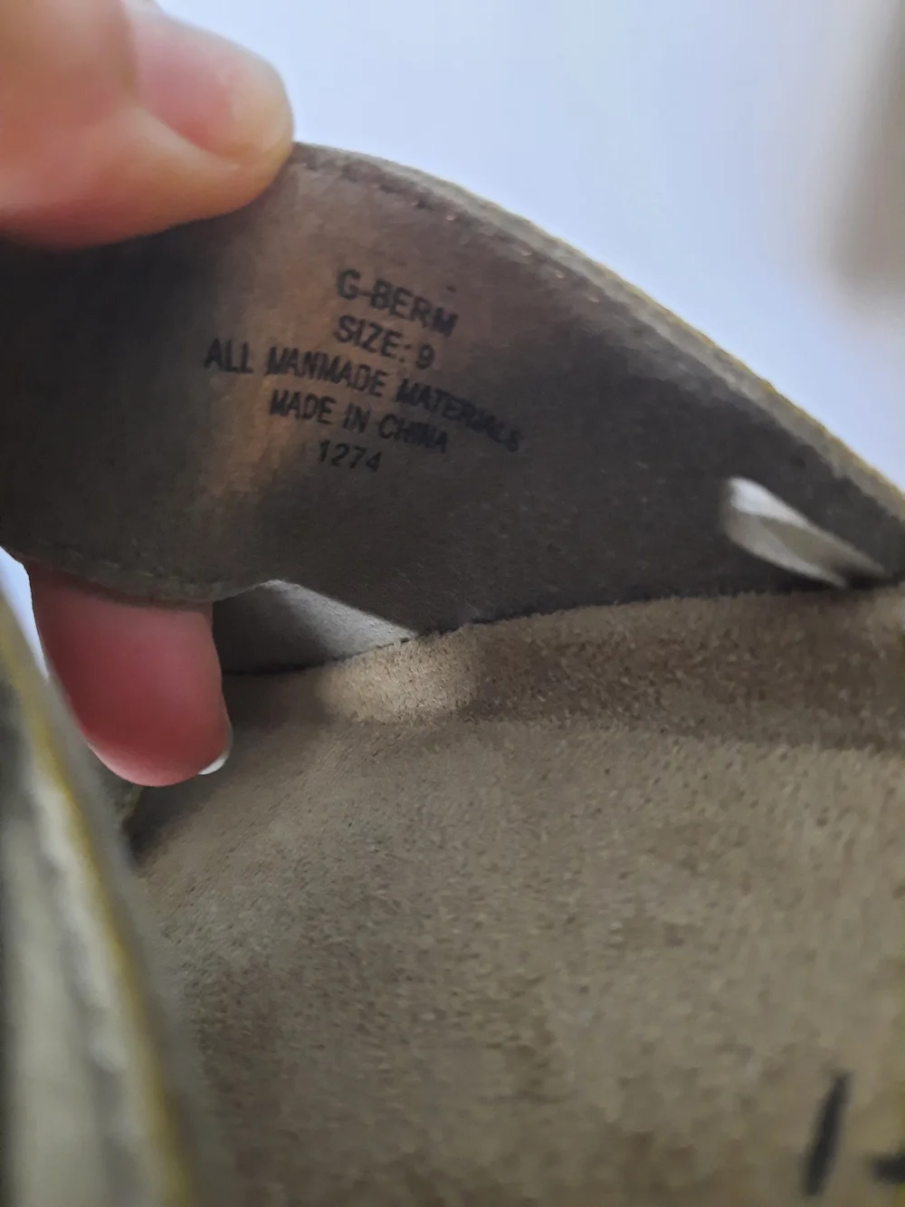 Madden Girl Sz 9, Platform Sandals, Tan, Adjustable Buckle Straps, Studs At Base - Picture 6 of 6